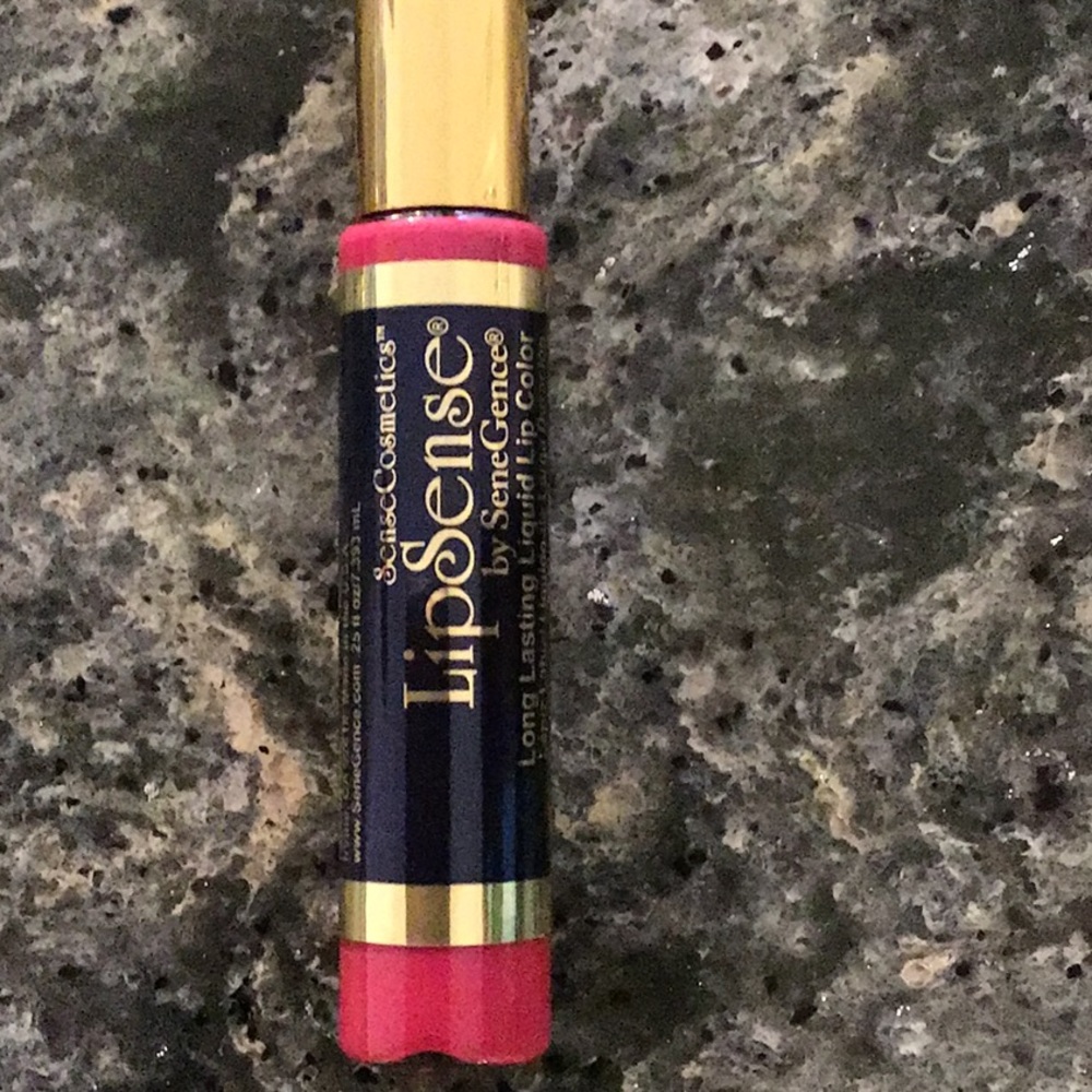 LipSense KISS FOR A CAUSE